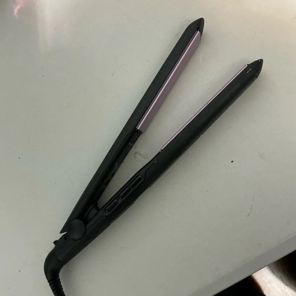 Remington 1 inch flat iron with digital thermometer